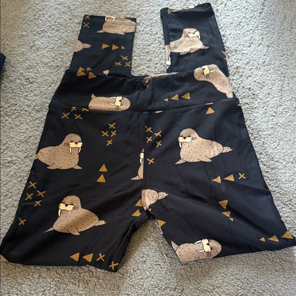 LuLaRoe Black and Brown Walrus Print Leggings